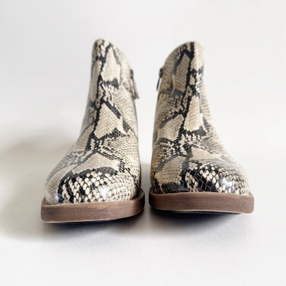 New Franco Sarto Marcus Snake Bootie Ankle Boot Leather Classic Minimalist US 9 - Picture 4 of 10